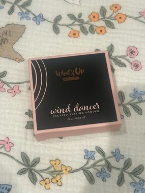 Whats Up Beauty Wind Dancer Pressed Setting Powder, Light, NIB, Brand New